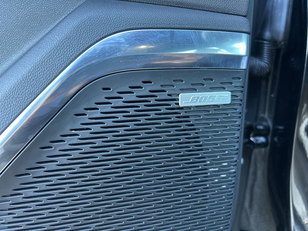 Used 2025 GMC Acadia Elevation image 19