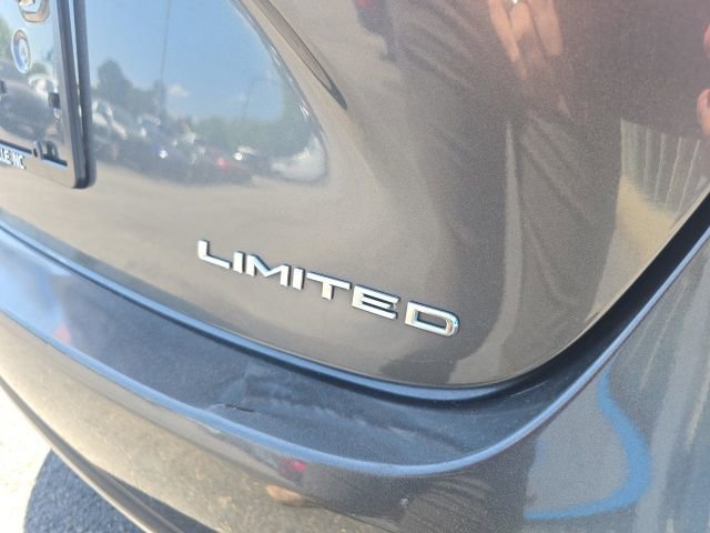 Used 2018 Toyota Avalon Limited FWD image 35