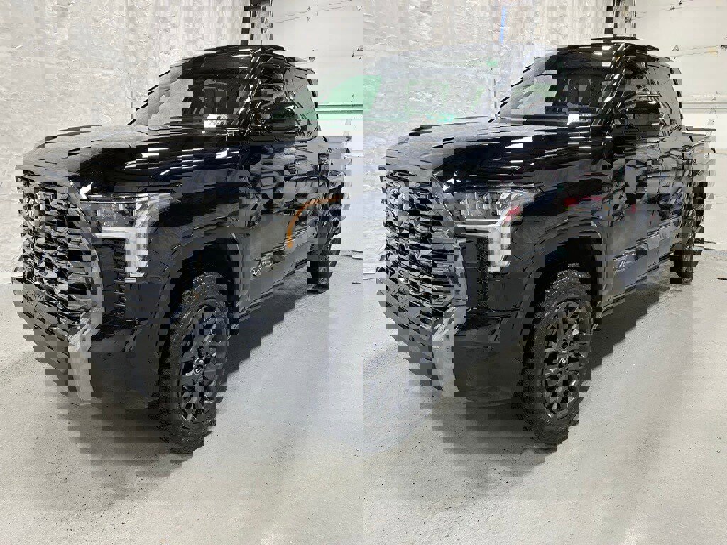 Used 2025 Toyota Tundra Platinum image 3