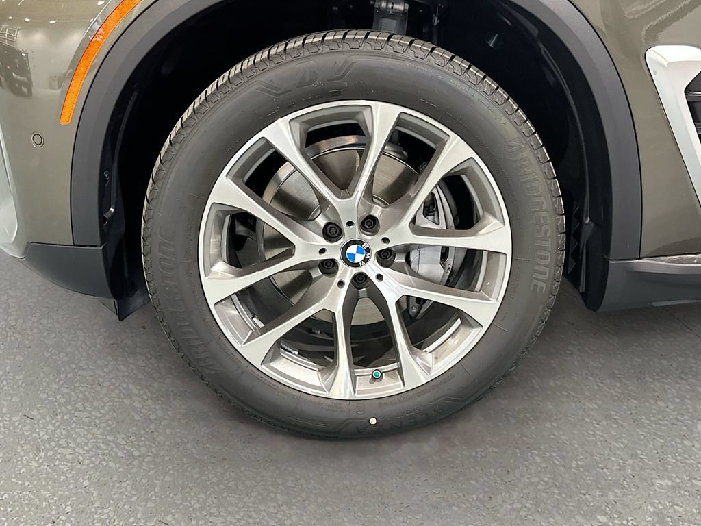 New 2026 BMW X5 xDrive40i AWD/4WD image 32
