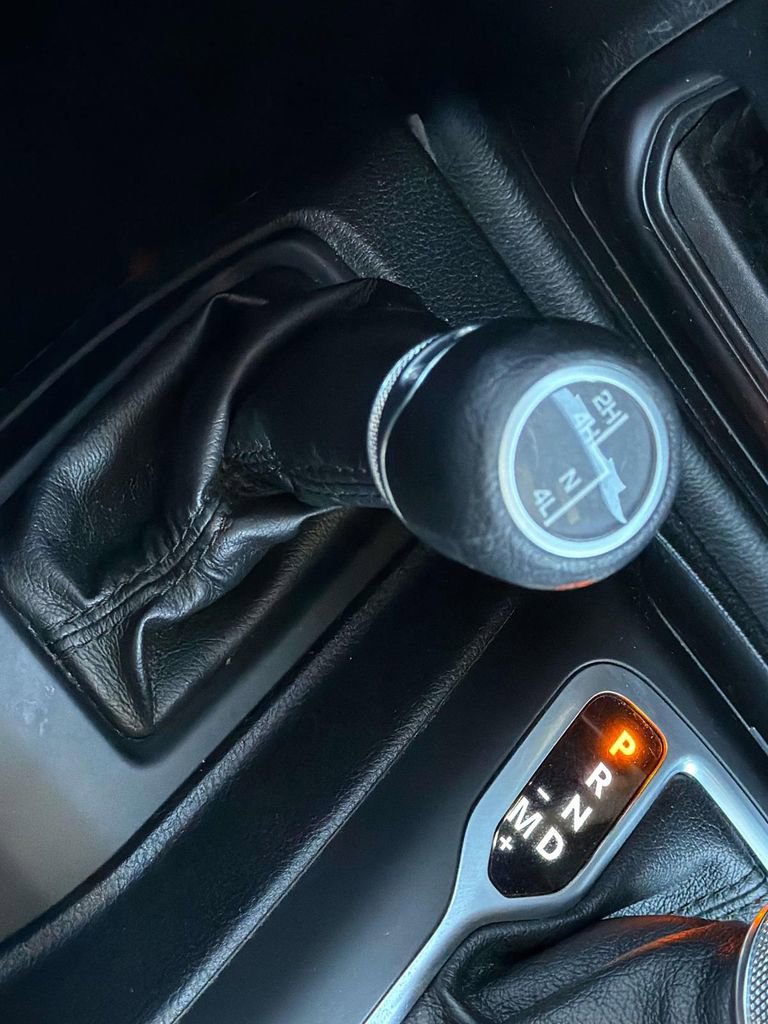 Used 2018 Jeep Wrangler Unlimited Sport image 16