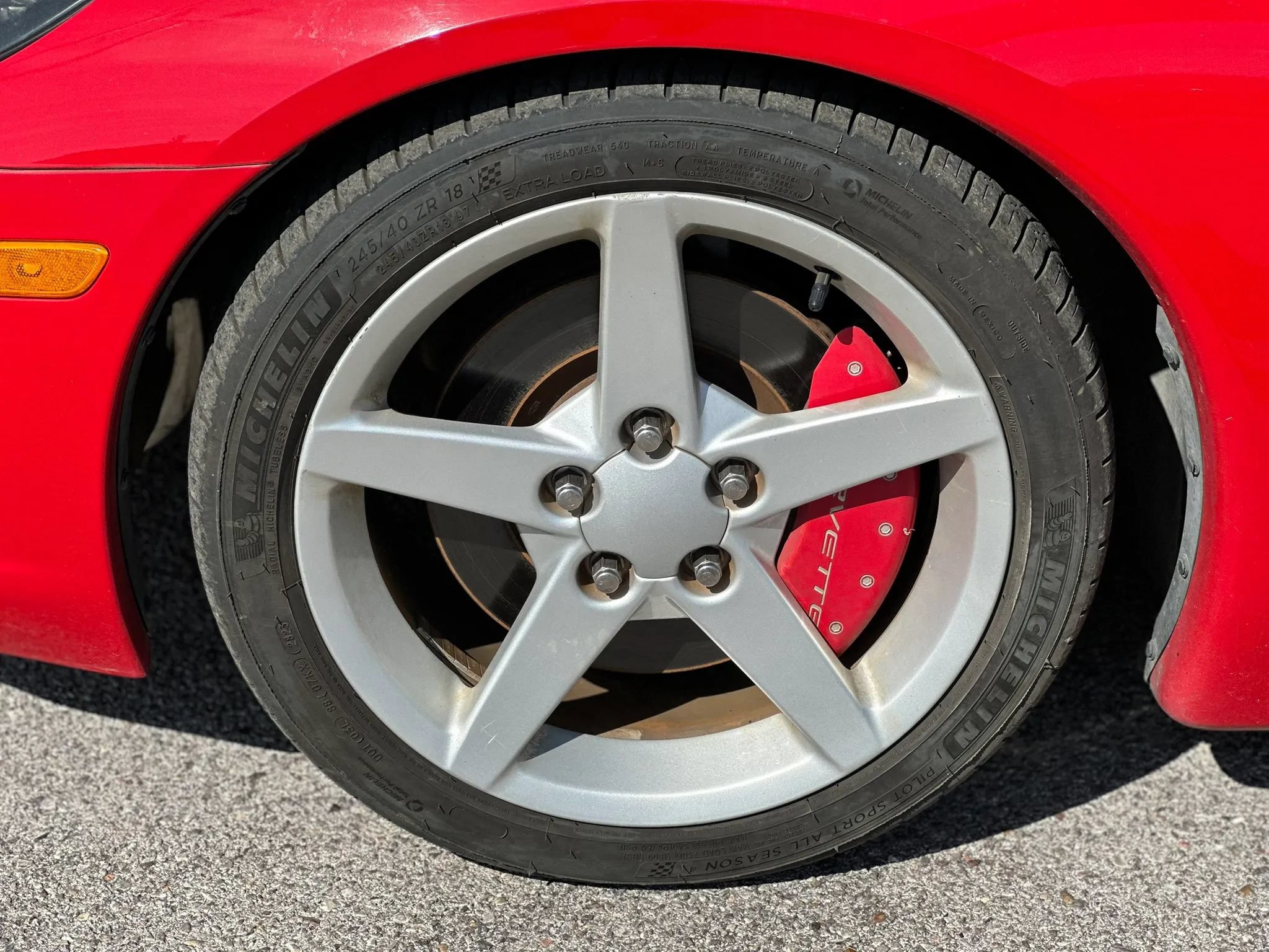 Used 2006 Chevrolet Corvette Coupe RWD image 16