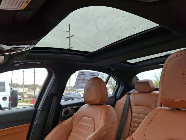 Used 2021 Alfa Romeo Giulia Ti Sport AWD/4WD image 14