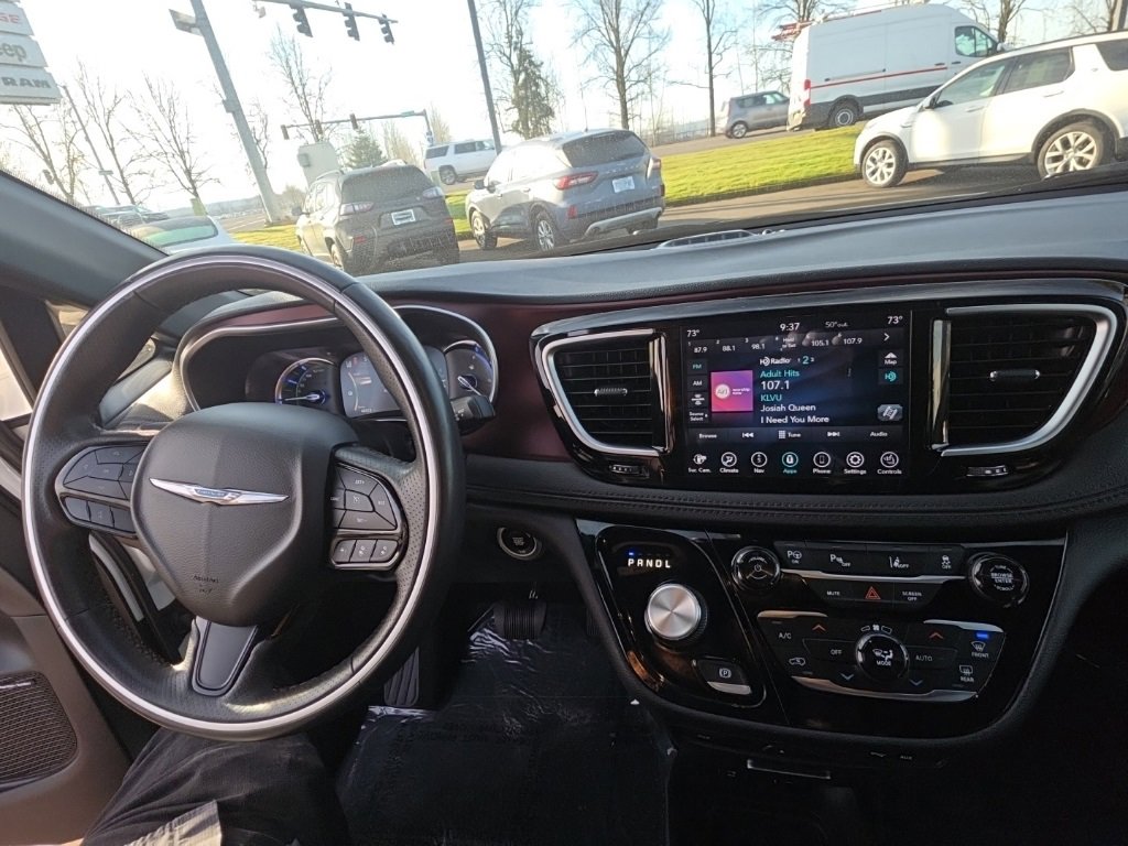 Certified 2020 Chrysler Pacifica Limited image 16