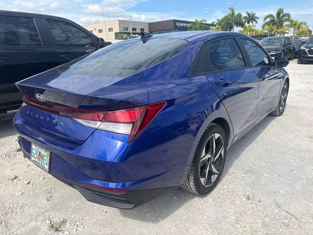 Used 2023 Hyundai Elantra SEL w/ Convenience Package FWD image 6