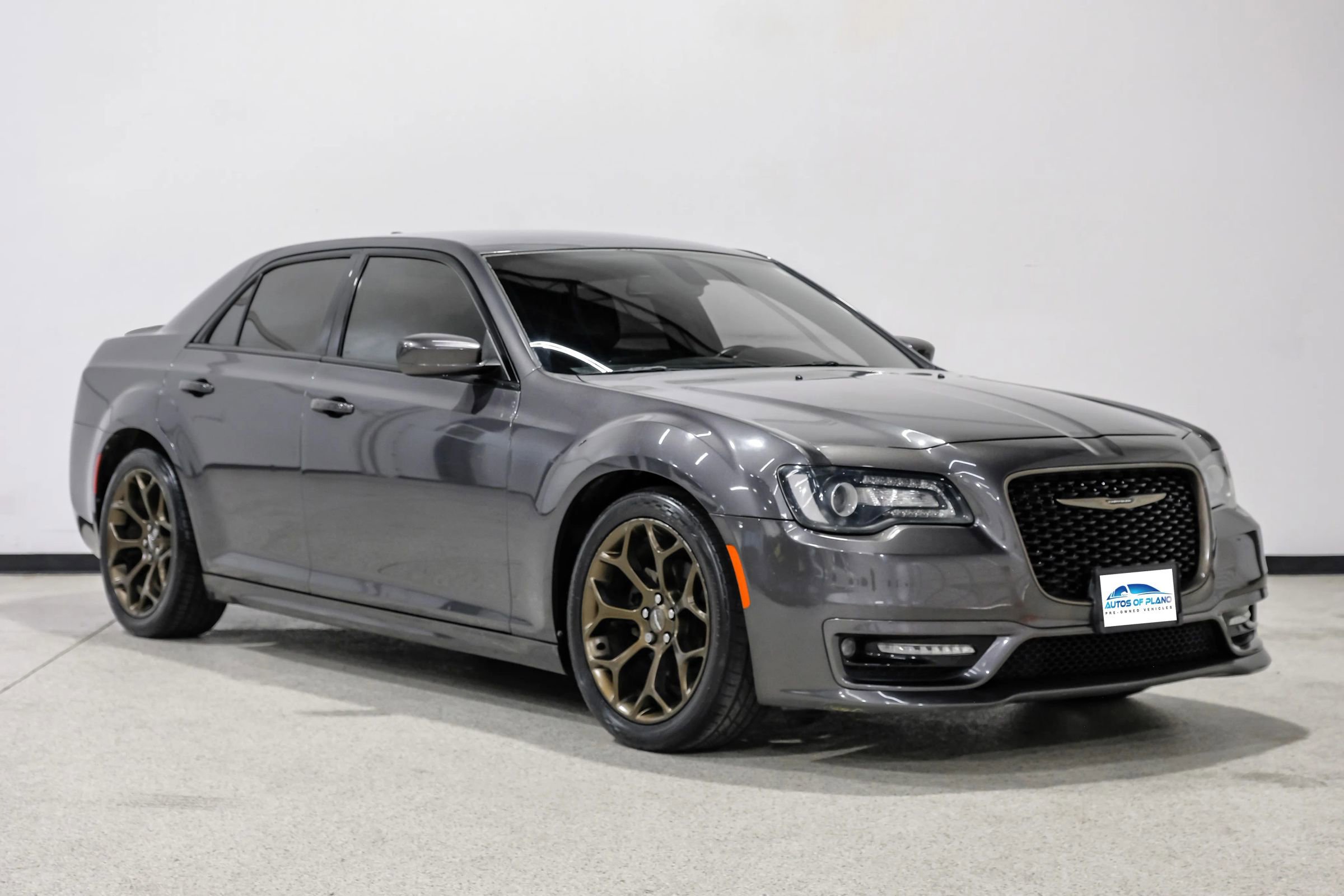 Used 2017 Chrysler 300 S w/ S Model Appearance Package image 4
