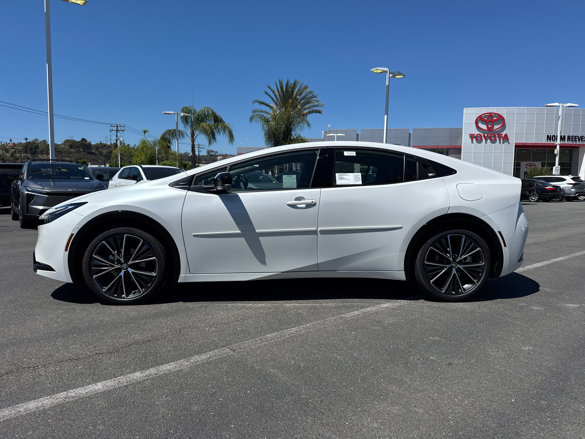 New 2027 Toyota Prius Limited FWD image 7