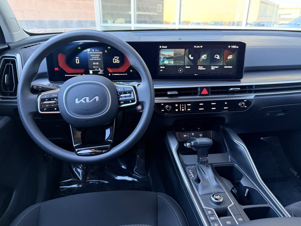 Used 2024 Kia Sorento LX image 16