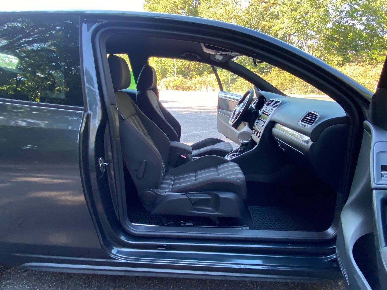 Used 2012 Volkswagen GTI 2-Door FWD image 37