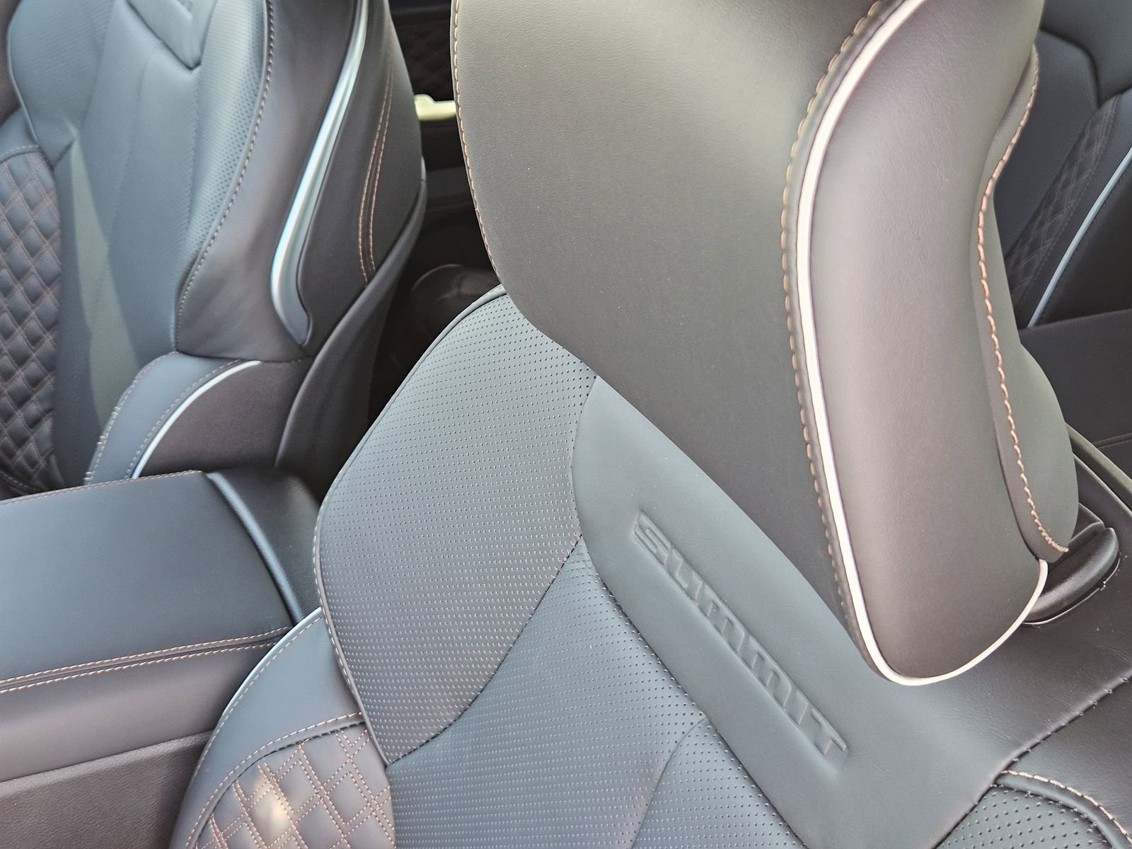 New 2026 Jeep Grand Cherokee L Summit w/ Obsidian Package image 27