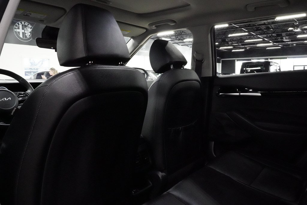 Used 2025 Kia Seltos EX w/ EX Sunroof Package FWD image 23