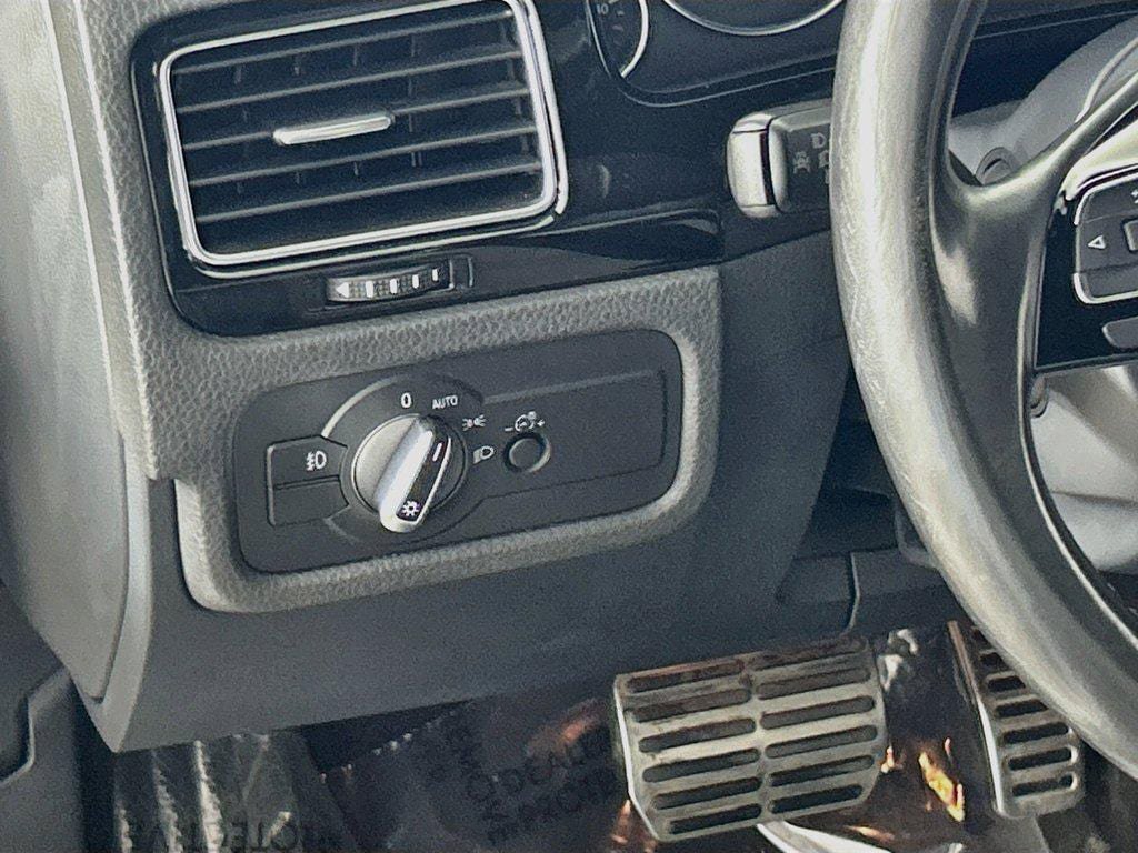 Used 2017 Volkswagen Touareg Wolfsburg Edition AWD/4WD image 10