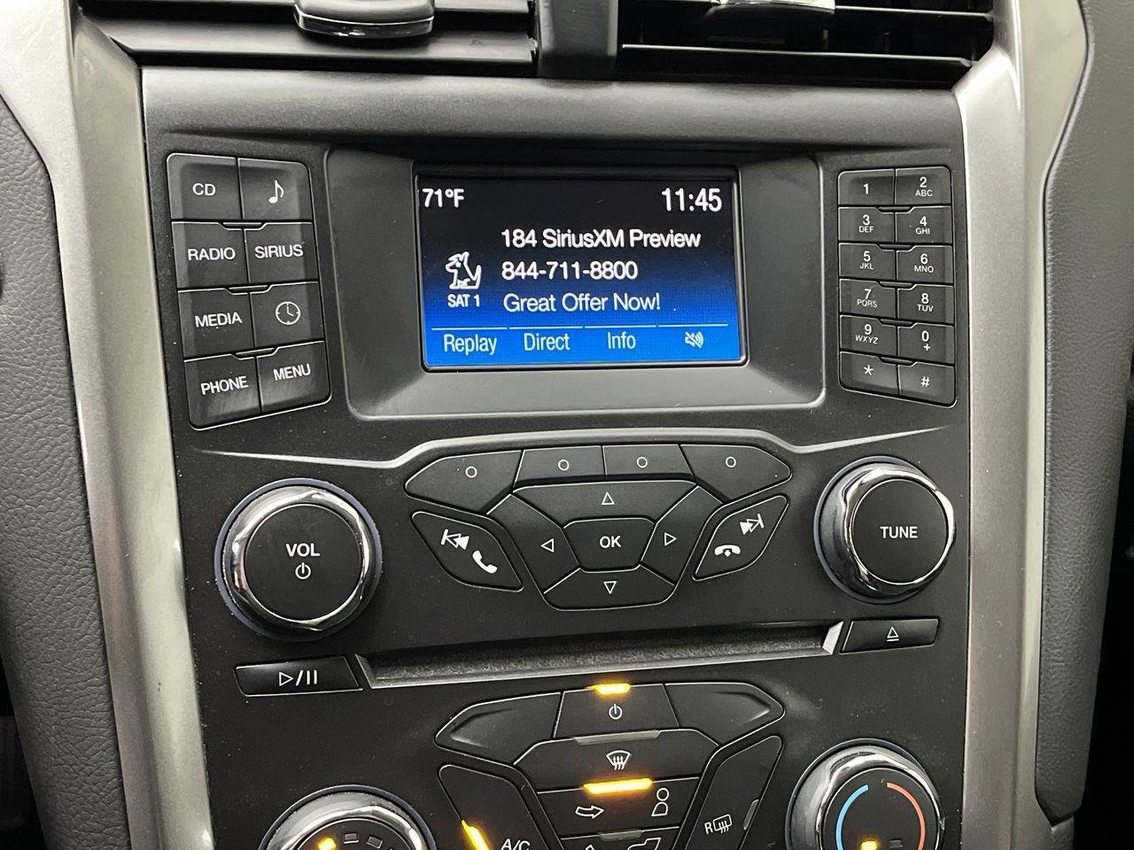 Used 2018 Ford Fusion SE FWD image 16