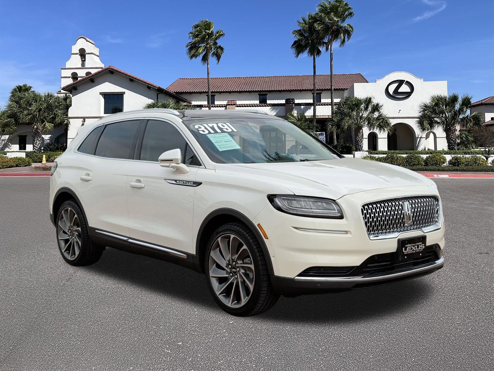 Used 2022 Lincoln Nautilus Reserve w/ Equipment Group 201A image 1