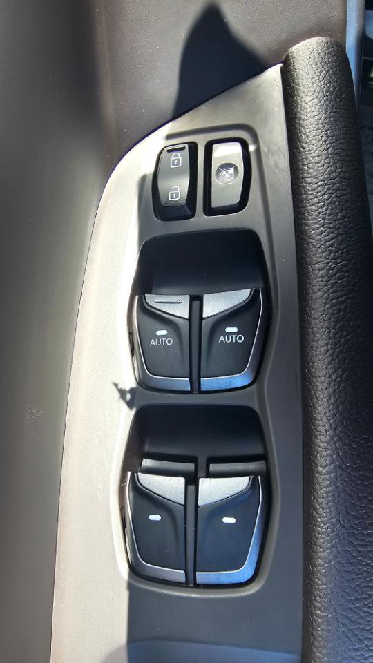 Used 2019 Hyundai Santa Fe XL AWD/4WD image 33