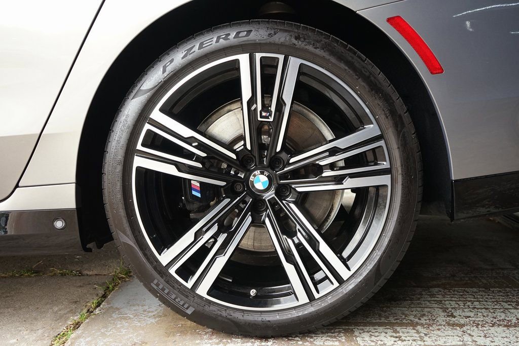 Used 2023 BMW 740i w/ Executive Package image 35