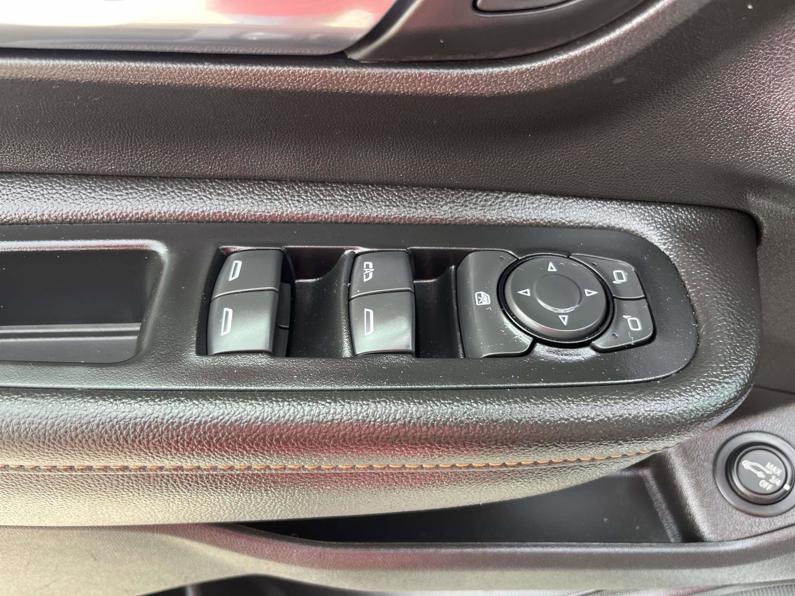 Used 2020 GMC Terrain SLE w/ Driver Convenience Package FWD image 12