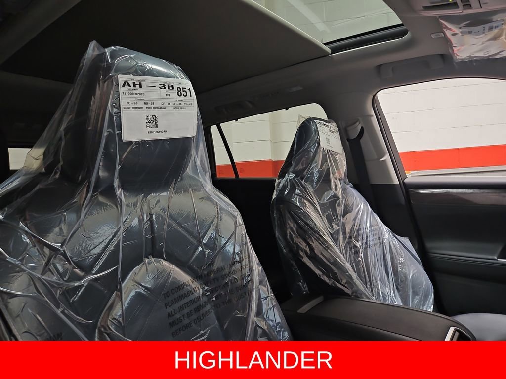 New 2026 Toyota Highlander Platinum image 29