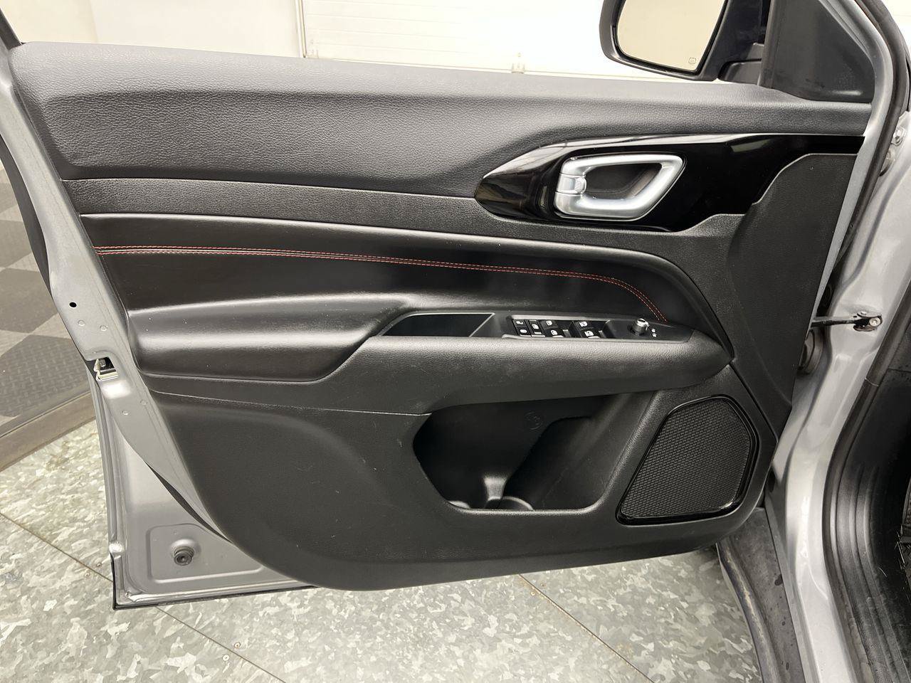Used 2023 Jeep Compass Trailhawk AWD/4WD image 6