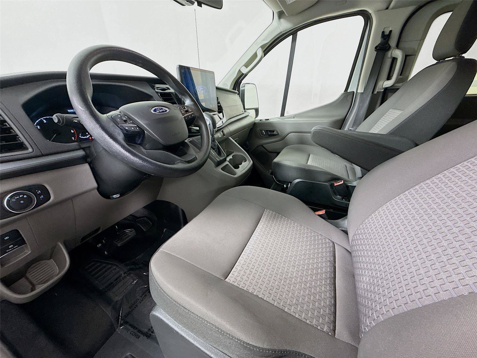 Used 2024 Ford Transit 350 XLT RWD image 2