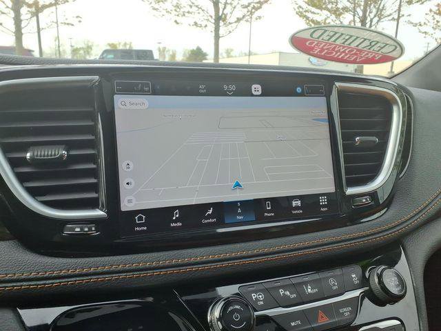 Certified 2021 Chrysler Pacifica Pinnacle AWD/4WD image 17