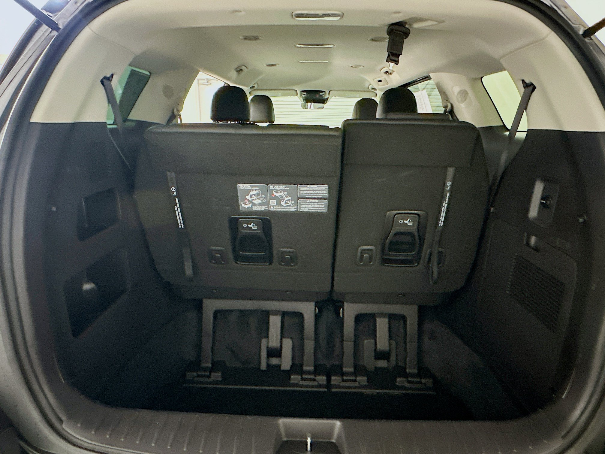 Used 2026 Kia Carnival FWD image 31