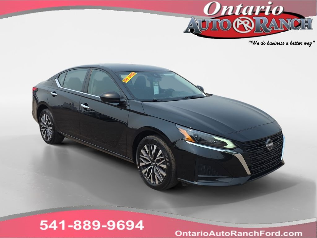 Used 2025 Nissan Altima 2.5 SV AWD/4WD image 1