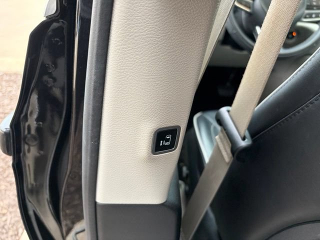 Used 2022 Chrysler Pacifica Limited FWD image 20