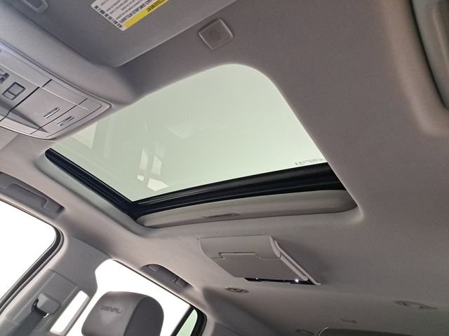 Used 2020 GMC Yukon Denali w/ Denali Premium Package image 22