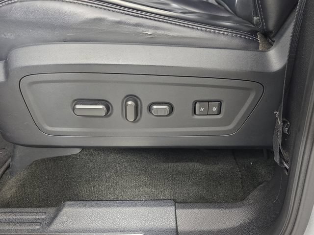 Used 2017 Lincoln Navigator Select AWD/4WD image 25
