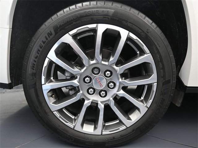 Certified 2023 GMC Acadia Denali w/ Denali Ultimate Package image 9