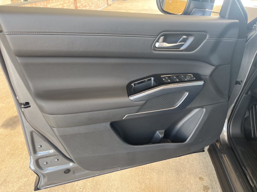New 2026 Nissan Pathfinder SL FWD image 10