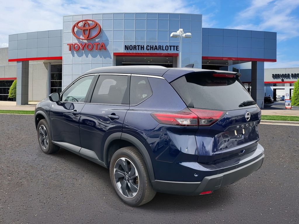 Used 2025 Nissan Rogue SV w/ SV Premium Package image 9