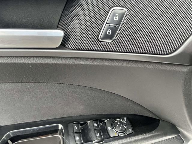 Used 2016 Ford Fusion SE FWD image 17
