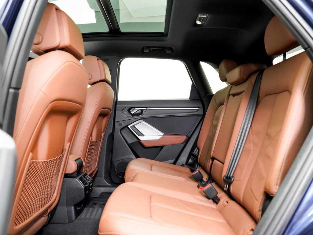 Certified 2025 Audi Q3 2.0T Premium Plus w/ Premium Plus Package image 22