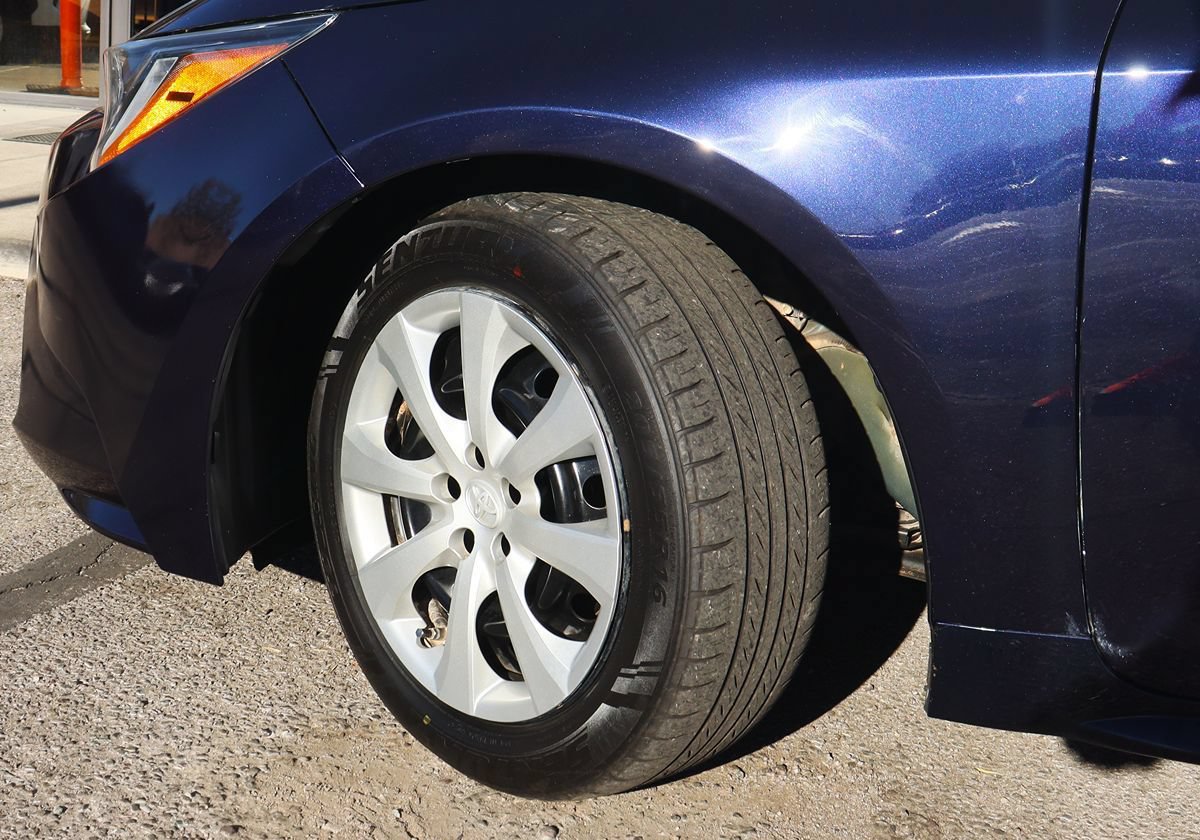 Used 2022 Toyota Corolla LE FWD image 5