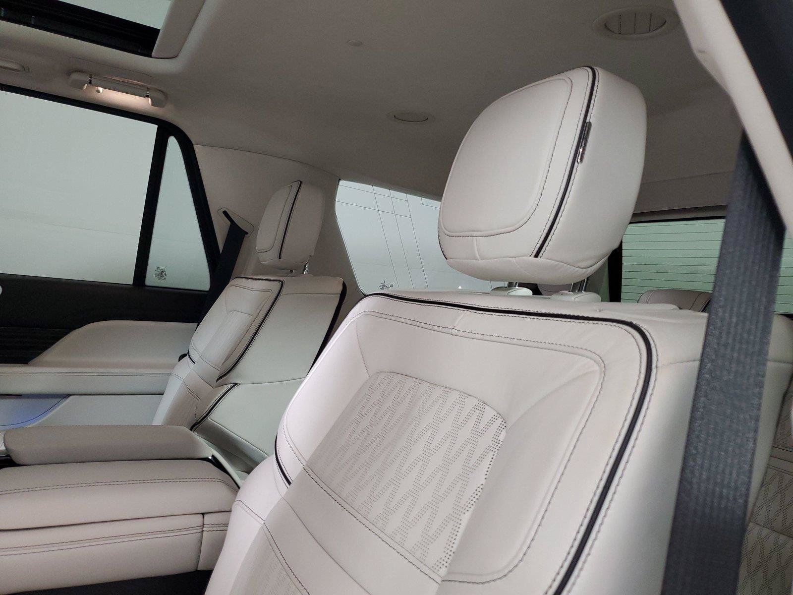 Used 2024 Lincoln Navigator Black Label AWD/4WD image 11