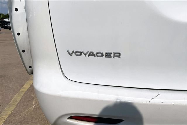 Used 2023 Chrysler Voyager LX FWD image 22