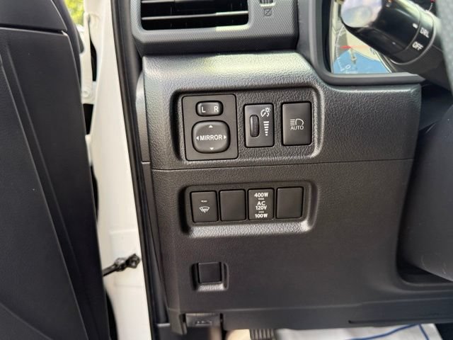Used 2020 Toyota 4Runner SR5 Premium w/ Moonroof Package AWD/4WD image 18
