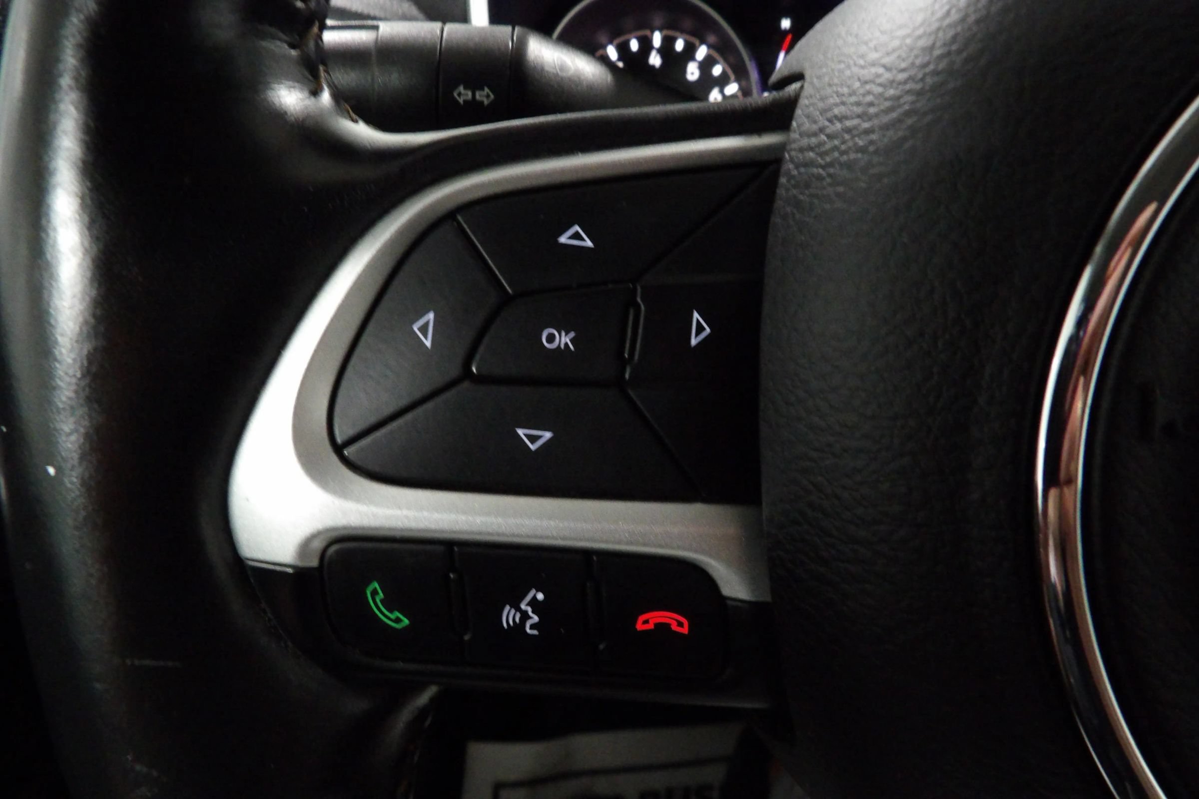 Used 2019 Jeep Compass Latitude w/ Cold Weather Group AWD/4WD image 17
