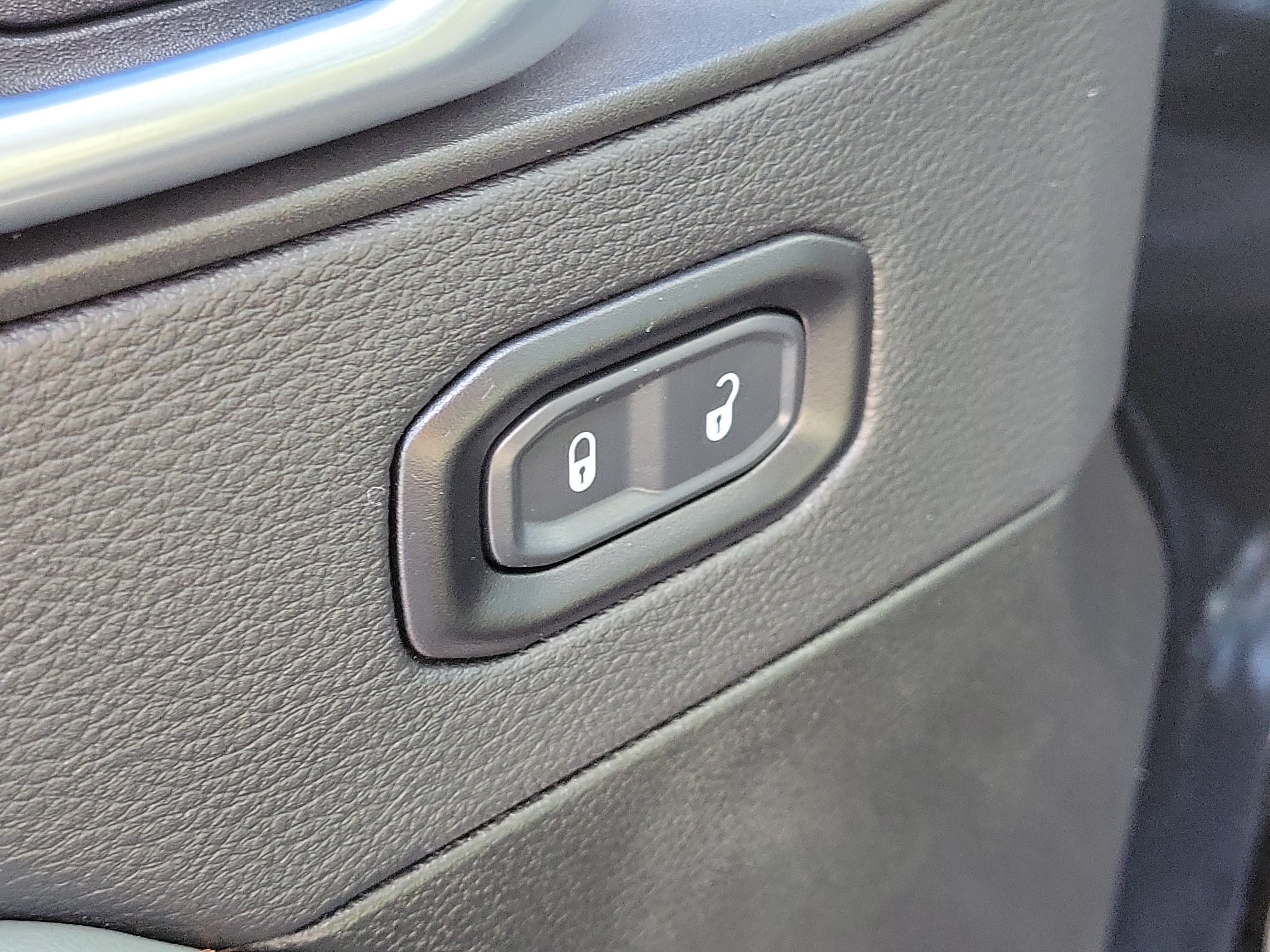 Used 2025 Jeep Gladiator Mojave w/ Convenience Group AWD/4WD image 20