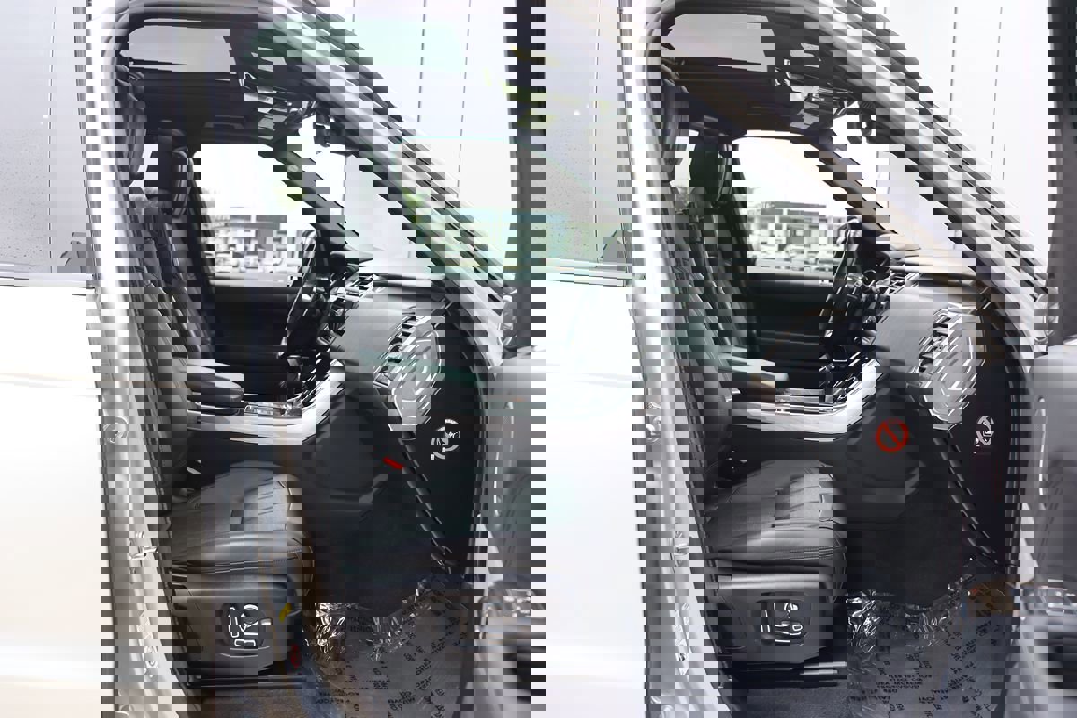 Used 2018 Land Rover Range Rover Sport HSE Dynamic image 31