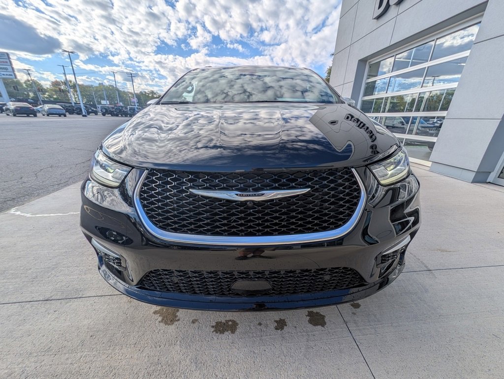 New 2026 Chrysler Pacifica Pinnacle image 9