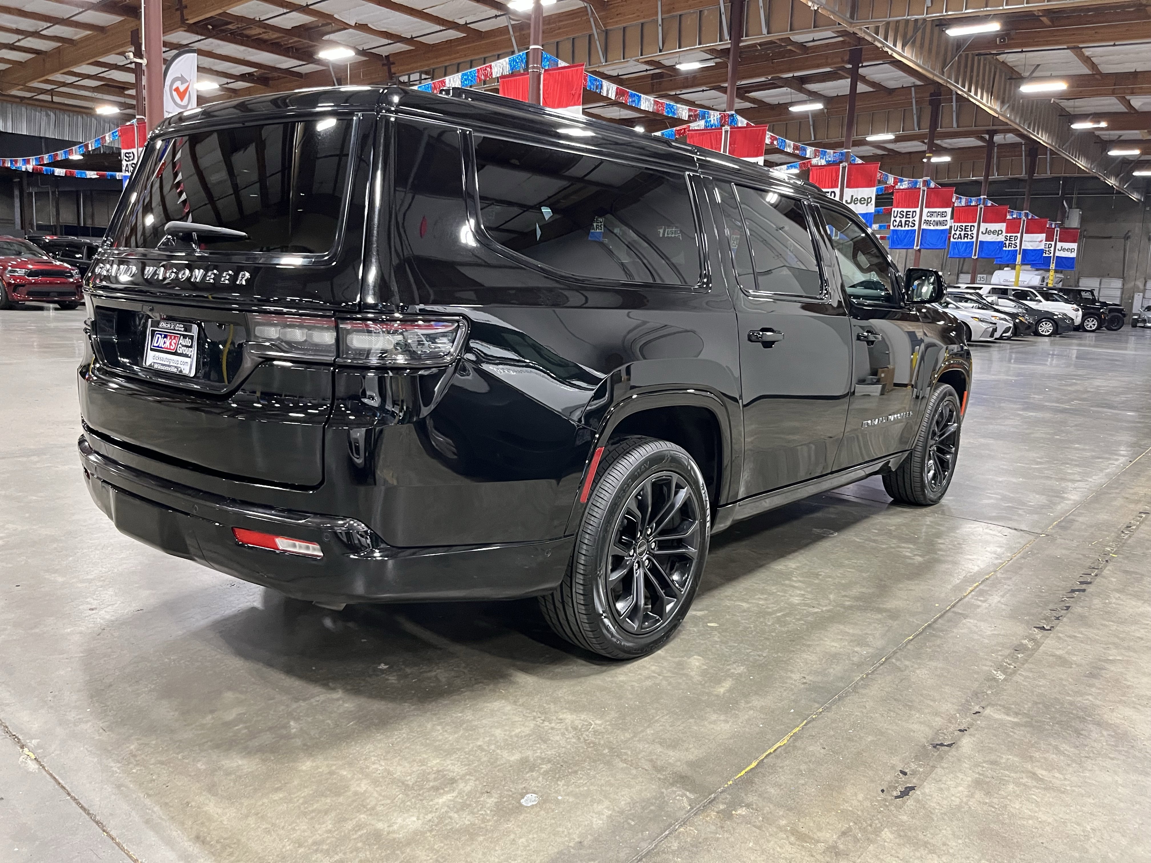 Used 2024 Jeep Grand Wagoneer L Series II w/ Quick Order Packagew 28T image 5