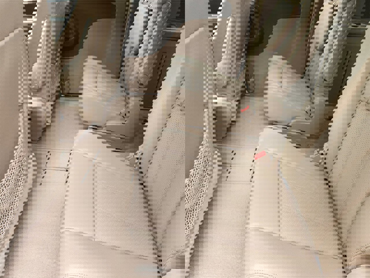 Used 2011 Chrysler Town & Country Touring-L image 28