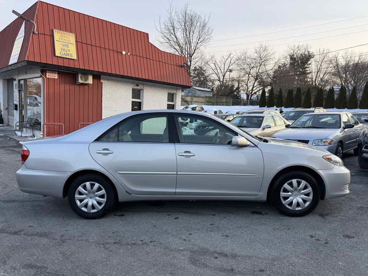 Used 2006 Toyota Camry LE image 10
