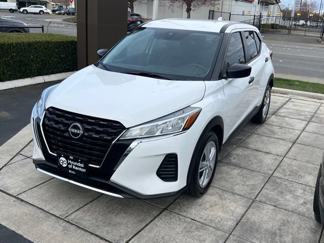 Used 2024 Nissan Kicks S FWD image 3