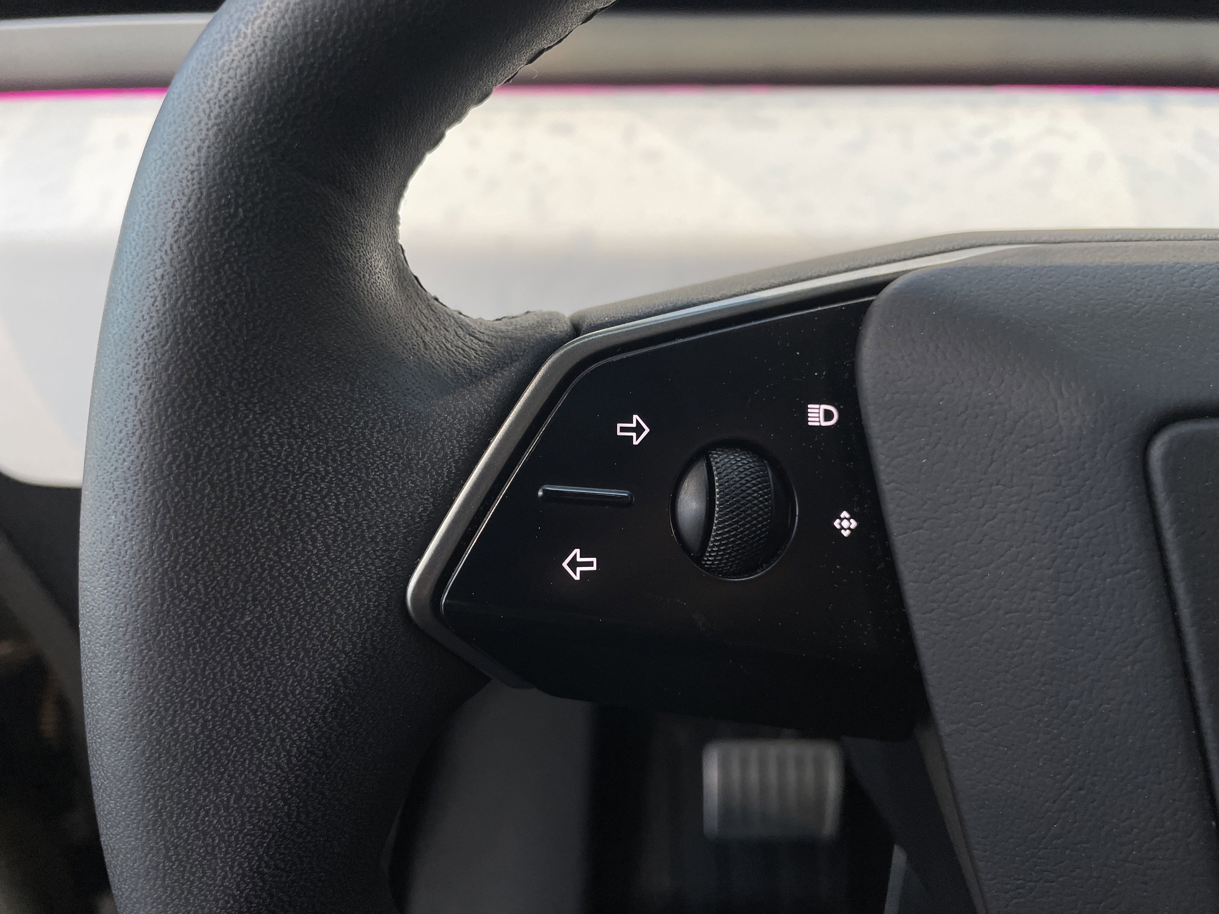 Used 2024 Tesla Cybertruck AWD Crew Cab image 18