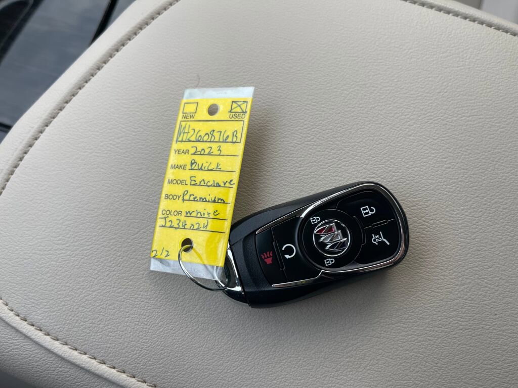 Used 2023 Buick Enclave Premium AWD/4WD image 4