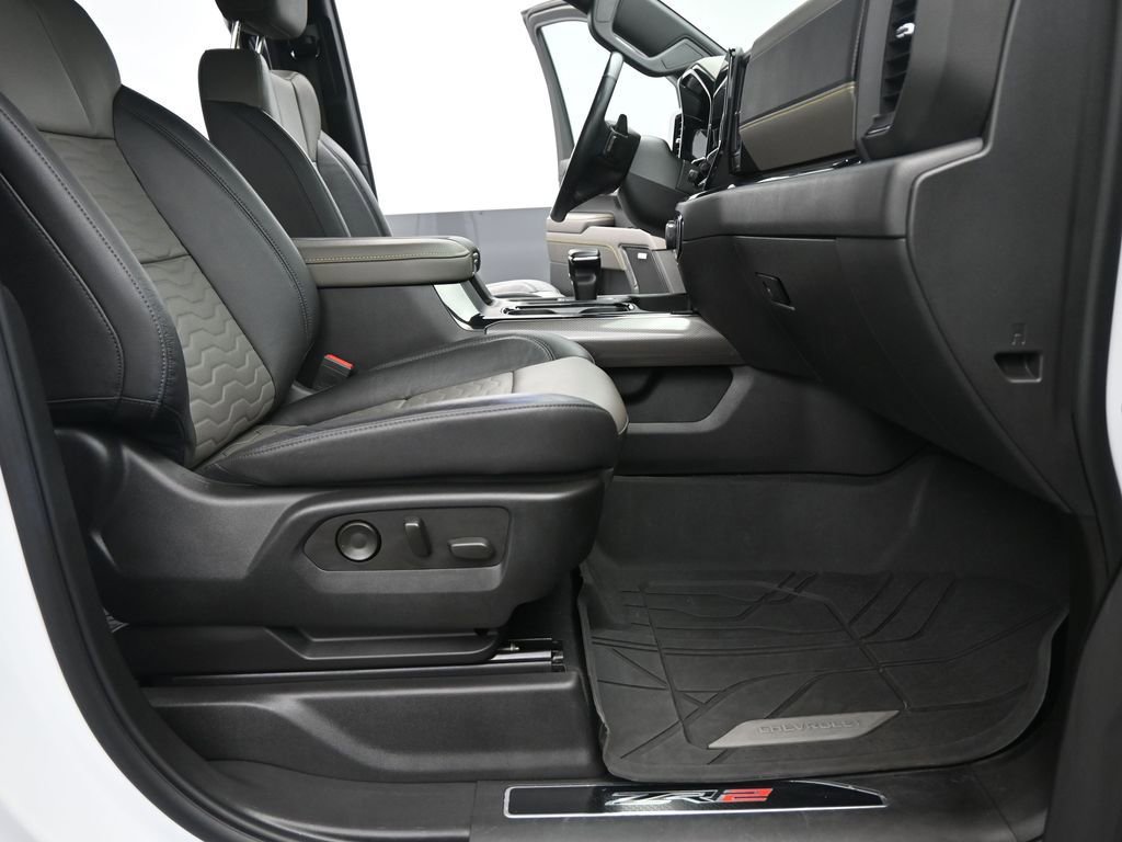 Used 2022 Chevrolet Silverado 1500 ZR2 w/ Technology Package image 18